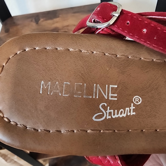 Red Sandals - Picture 7 of 7